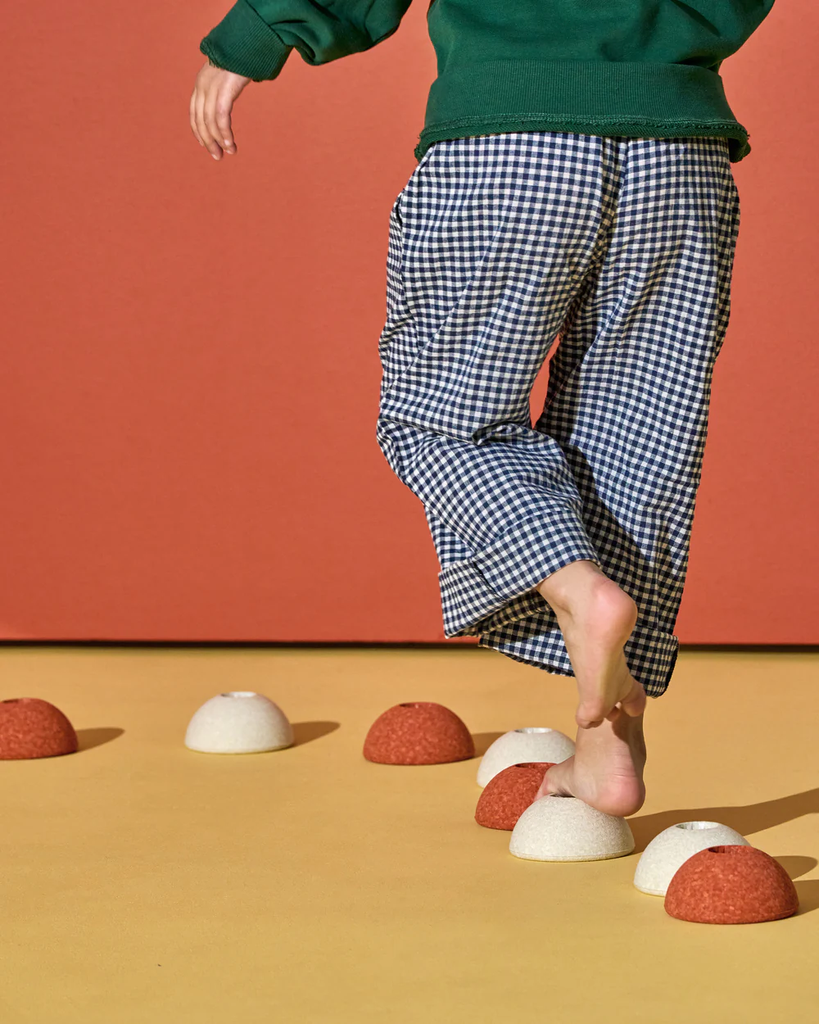 3x-Foam-Balls-Burnt-Orange_Dusty-Green-slide-4_47d7fad7-2f5e-4a77-ac3a-e657de3d83ba.jpg.webp