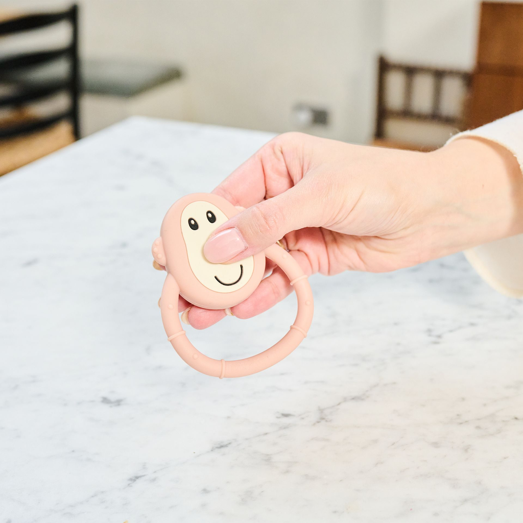 06_MM_Dusty Pink Vibrating Teether_LS_03.webp