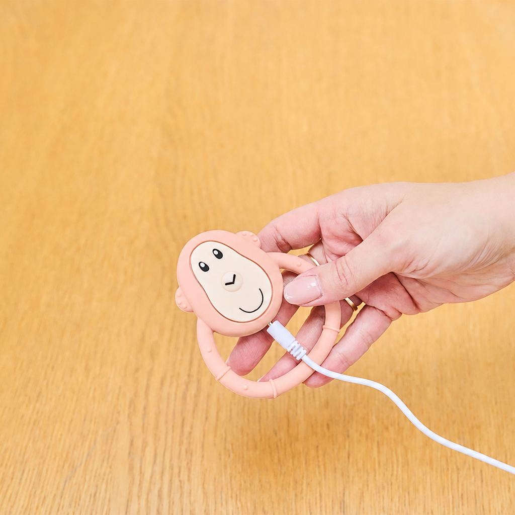 08_MM_Dusty Pink Vibrating Teether_LS_05.webp